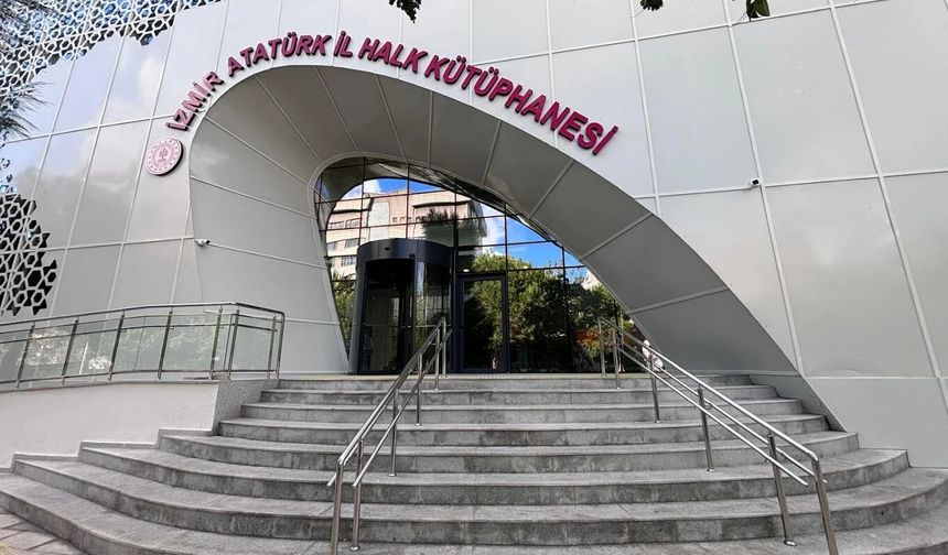 İzmir’in en büyük kütüphanesi sadece kitap değil, bir yaşam alanı sunuyor
