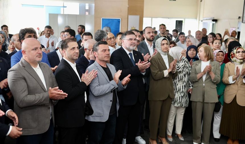 AK Parti İzmir’de bayramlaşma: Saygılı’dan birlik mesajı
