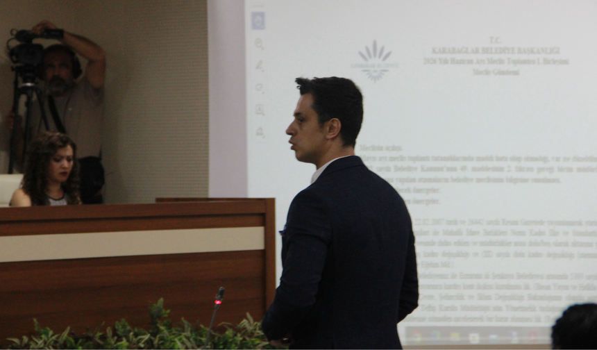 Karabağlar’da dönüşüm kavgası: “Özgür Özel’i bataklığa çektiniz!”