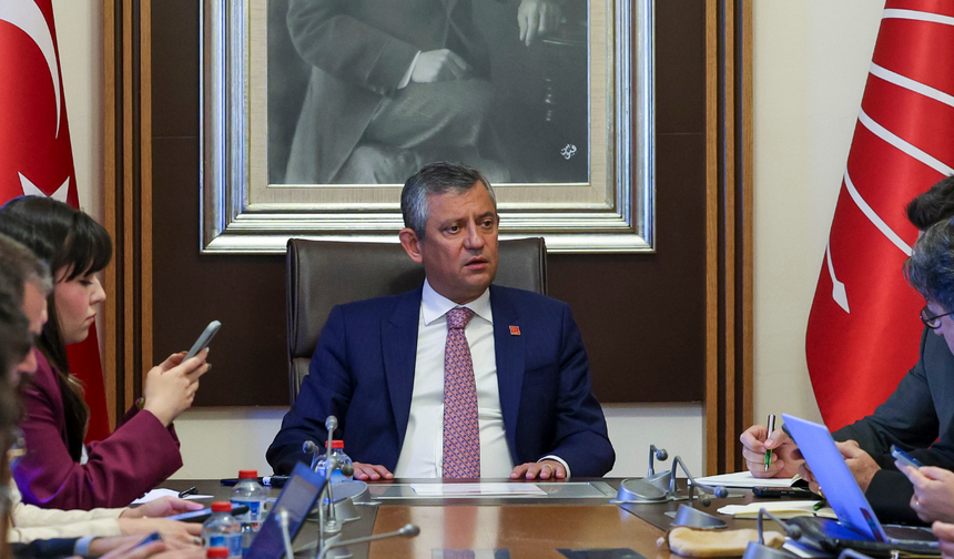Özgür Özel’den kurultay resti: “Niyet varsa yol çok!”
