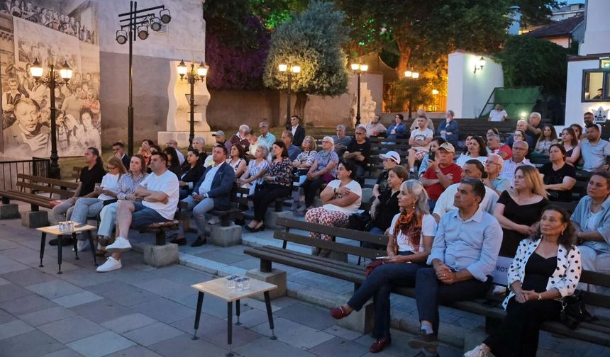 Şair Ahmed Arif Konak’ta anıldı