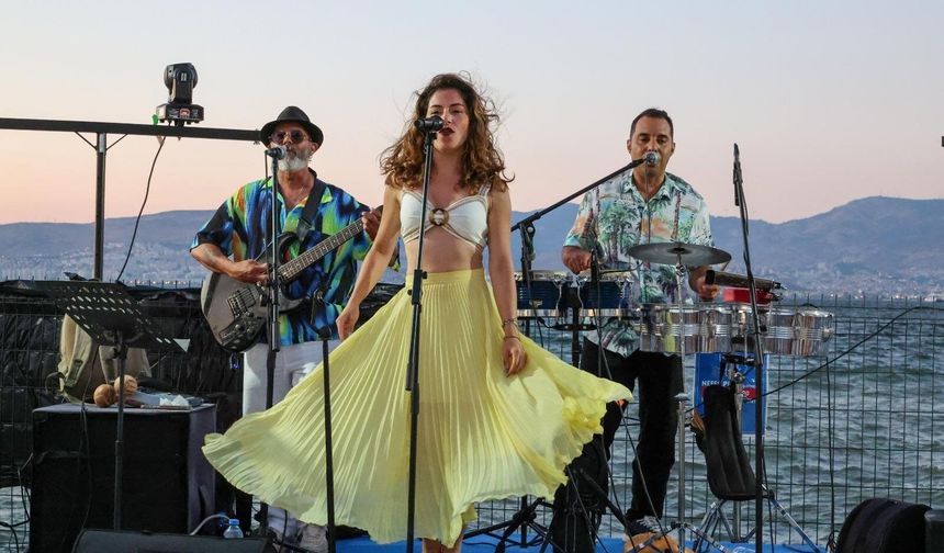 İzmir Marina'da yaz akşamları konserlerle renklenecek