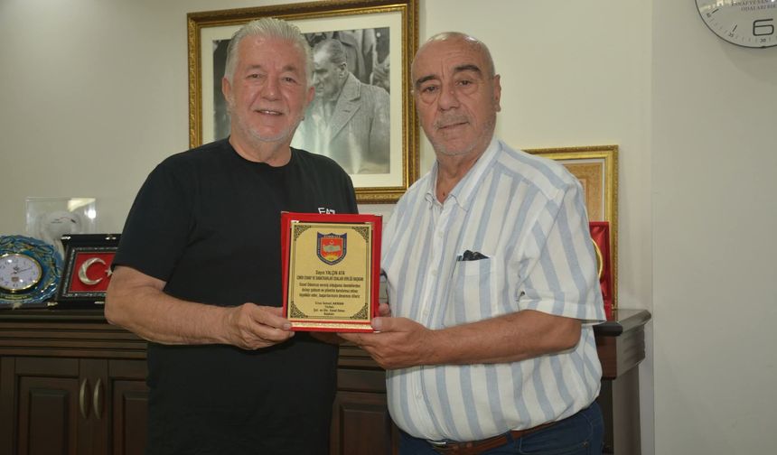 Torbalı Şoförler Odası’ndan İESOB Başkanı Ata’ya plaket
