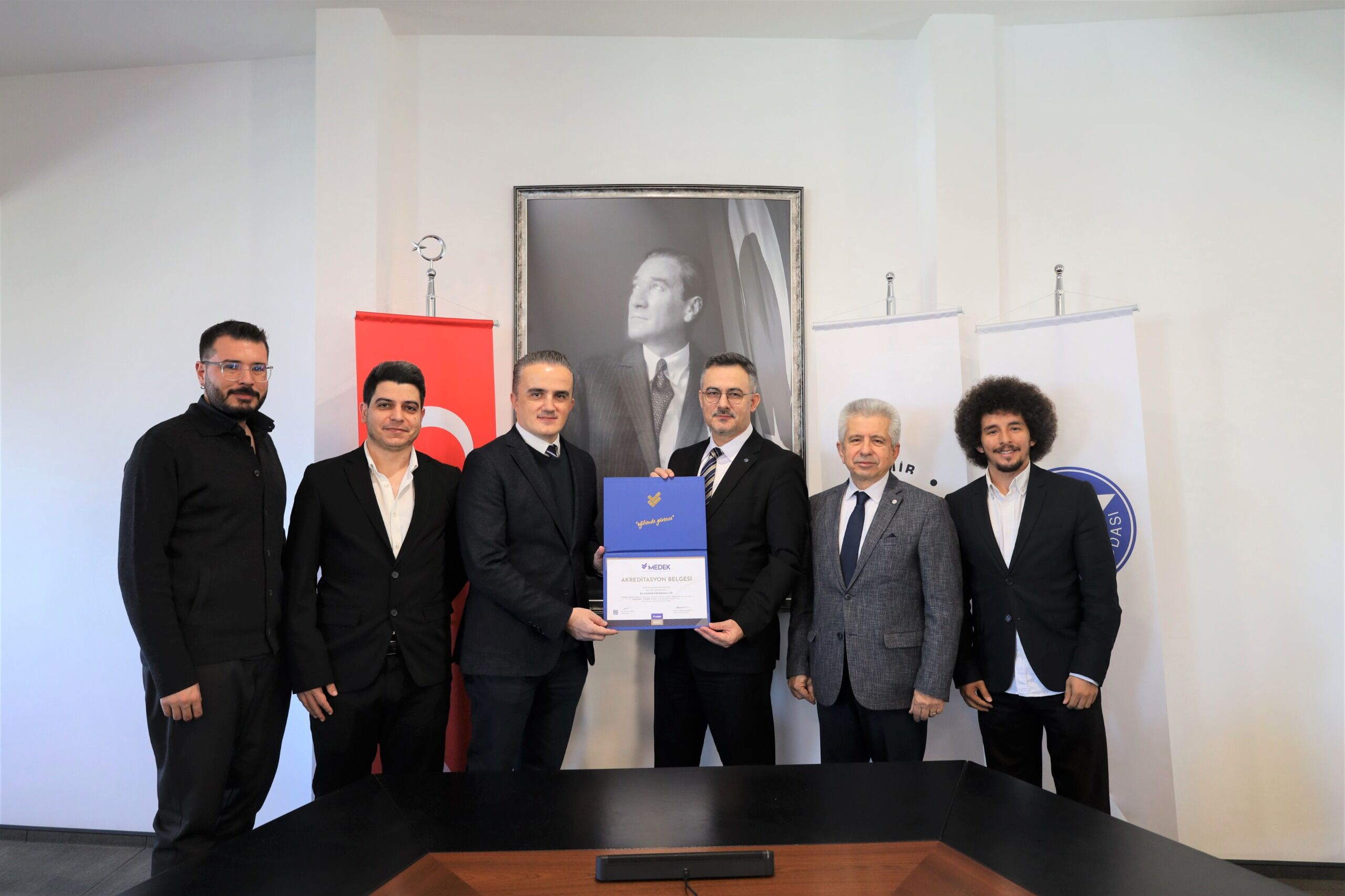 Bursa Teknik Üniversitesi Rektörü Prof. Dr. Naci Çağlar, İeü’yü Ziyaret Ederek Medek Adına Akreditasyon Belgelerini Takdim Etti. 1
