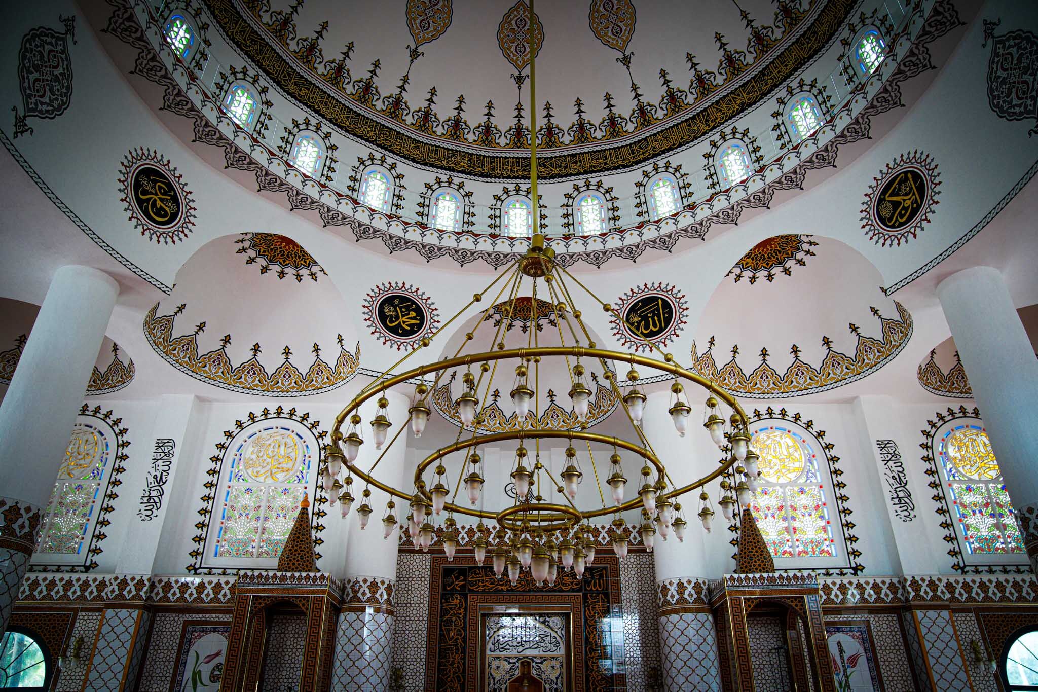 13 Aliağa Belediyesi’nden Ramazan Öncesi İbadethanelerde Kapsamlı Temizlik