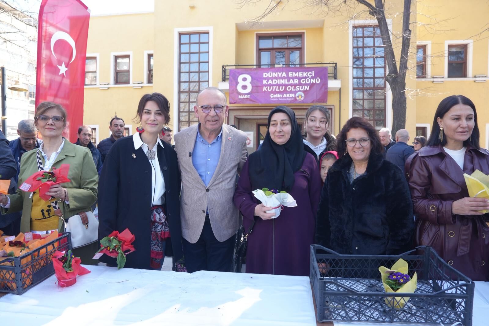 7 (17)