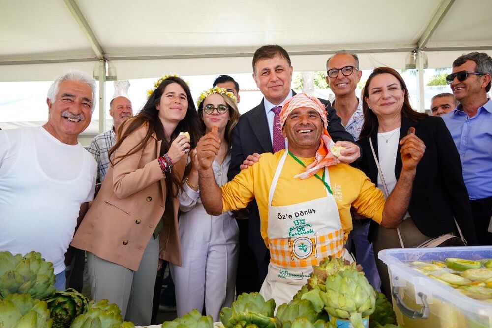 Alaçatı Ot Festivali, Çeșme Ekonomisine Yine Can Suyu Olacakoze Dönüş Konseptiyle 13 Alaçatı Ot Festivali Başladı11
