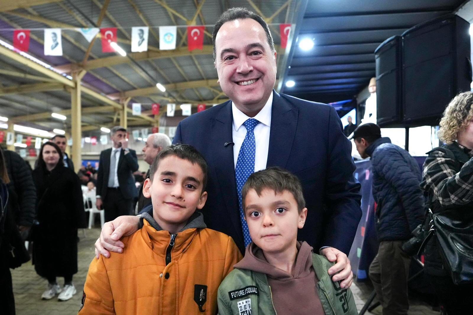 Büyükşehir’in İftar Sofrası Kırkağaç’ta Kuruldu (11)