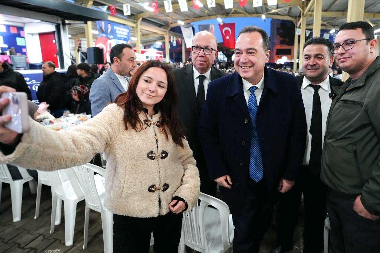 Büyükşehir’in İftar Sofrası Kırkağaç’ta Kuruldu (16)