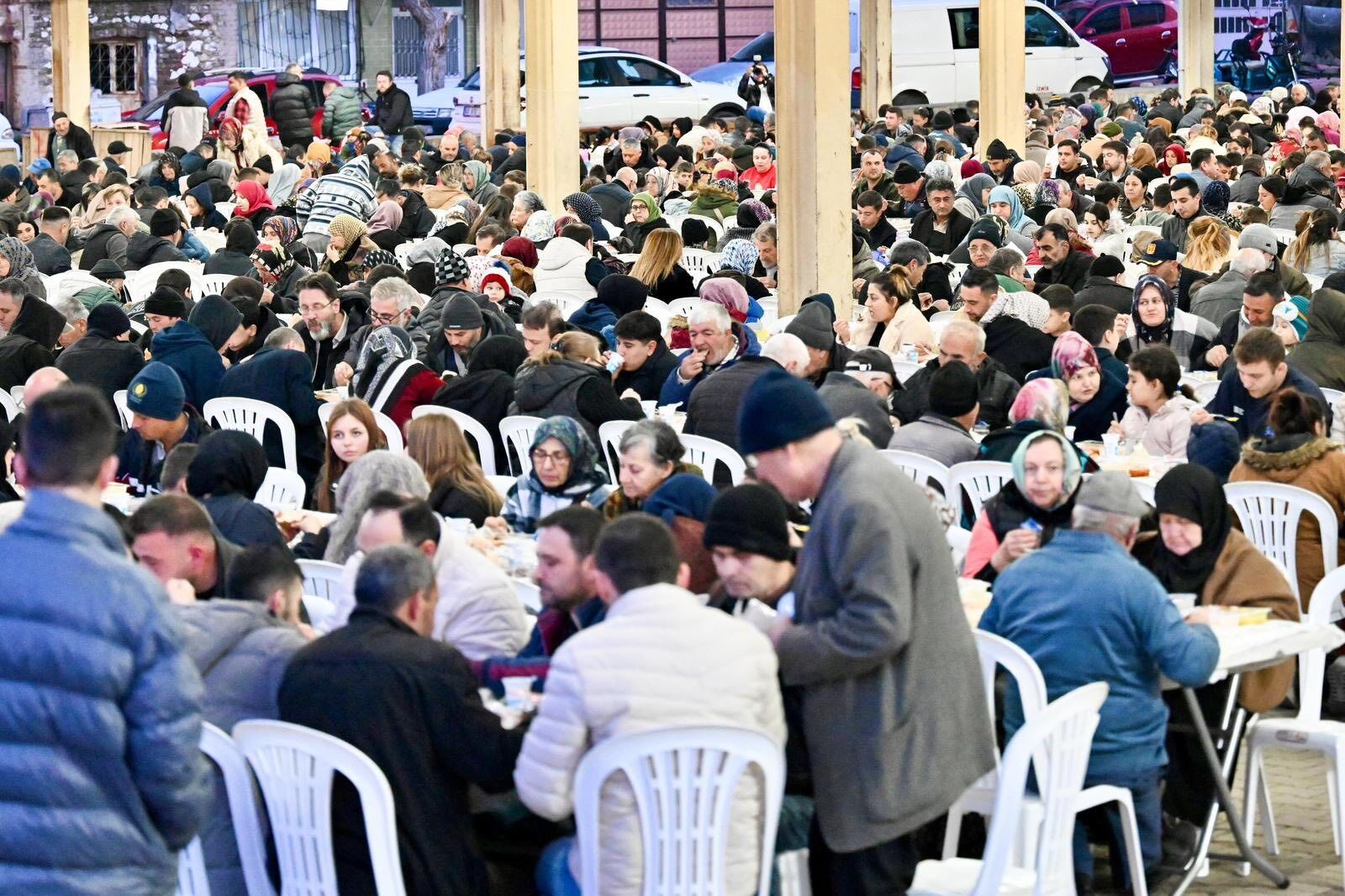Büyükşehir’in İftar Sofrası Kırkağaç’ta Kuruldu (8)