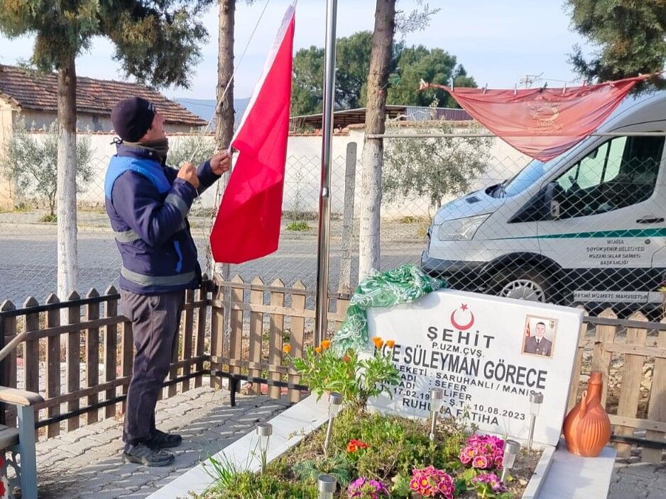 Manisa Büyükşehir Belediyesi Şehitlikleri 18 Mart’a Hazırladı (6)