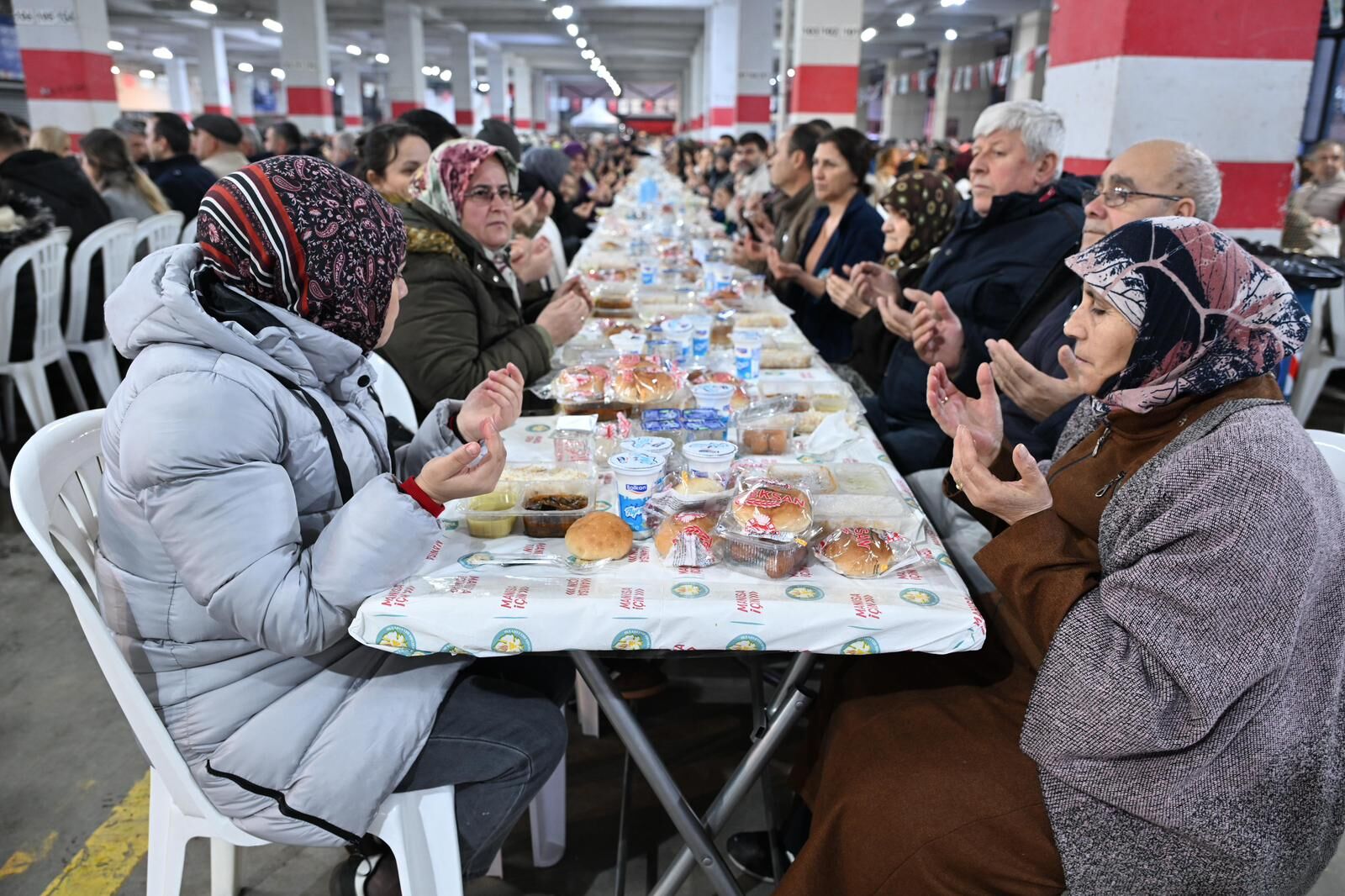 Manisa Büyükşehir Belediyesinin İftar Sofrası Soma’da Kuruldu (3)