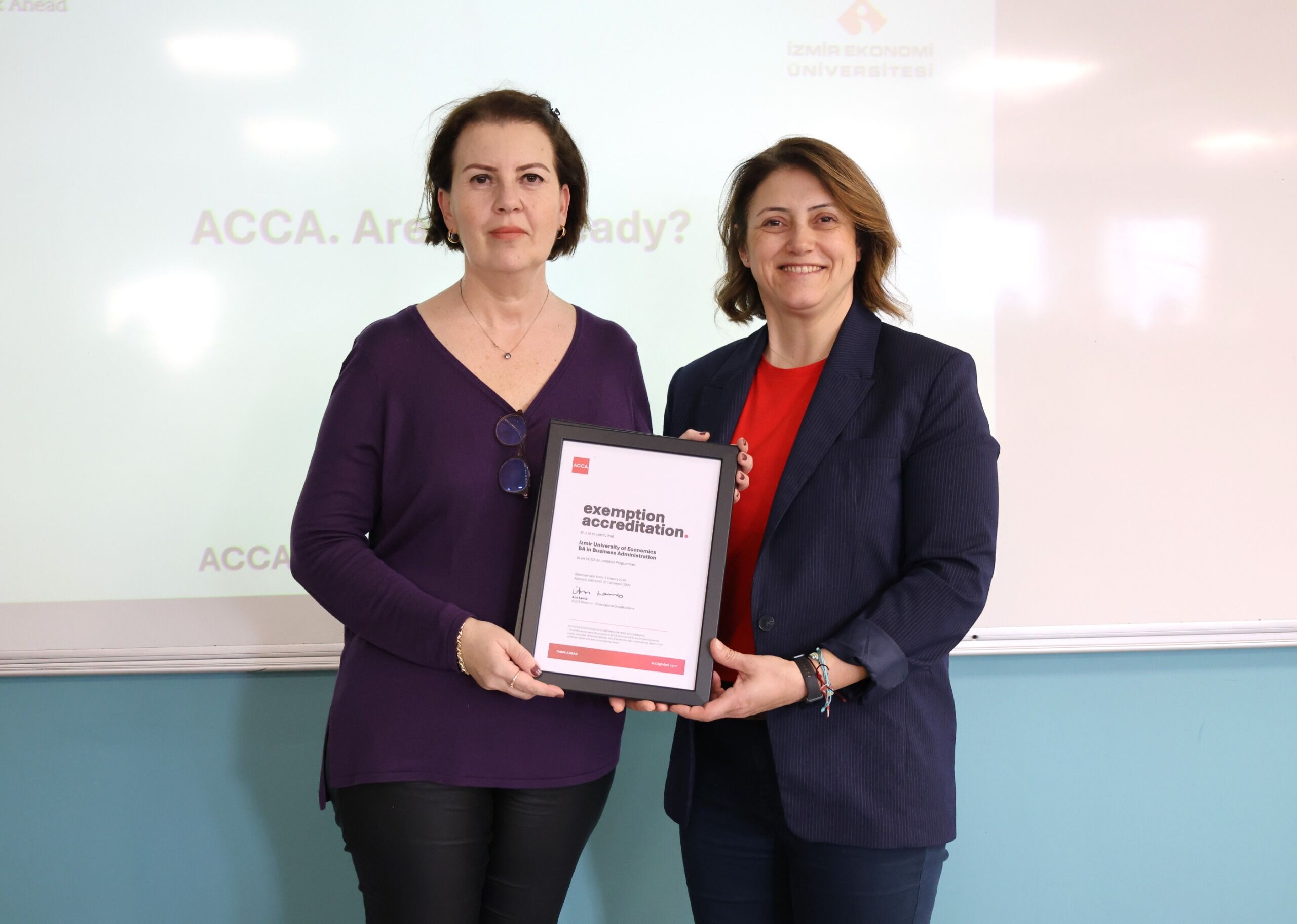 Sol Baştan...i̇şletme Bölüm Başkanı Prof. Dr. Gülem Atabay Ve Acca Türkiye Ülke Müdürü Seval Sır