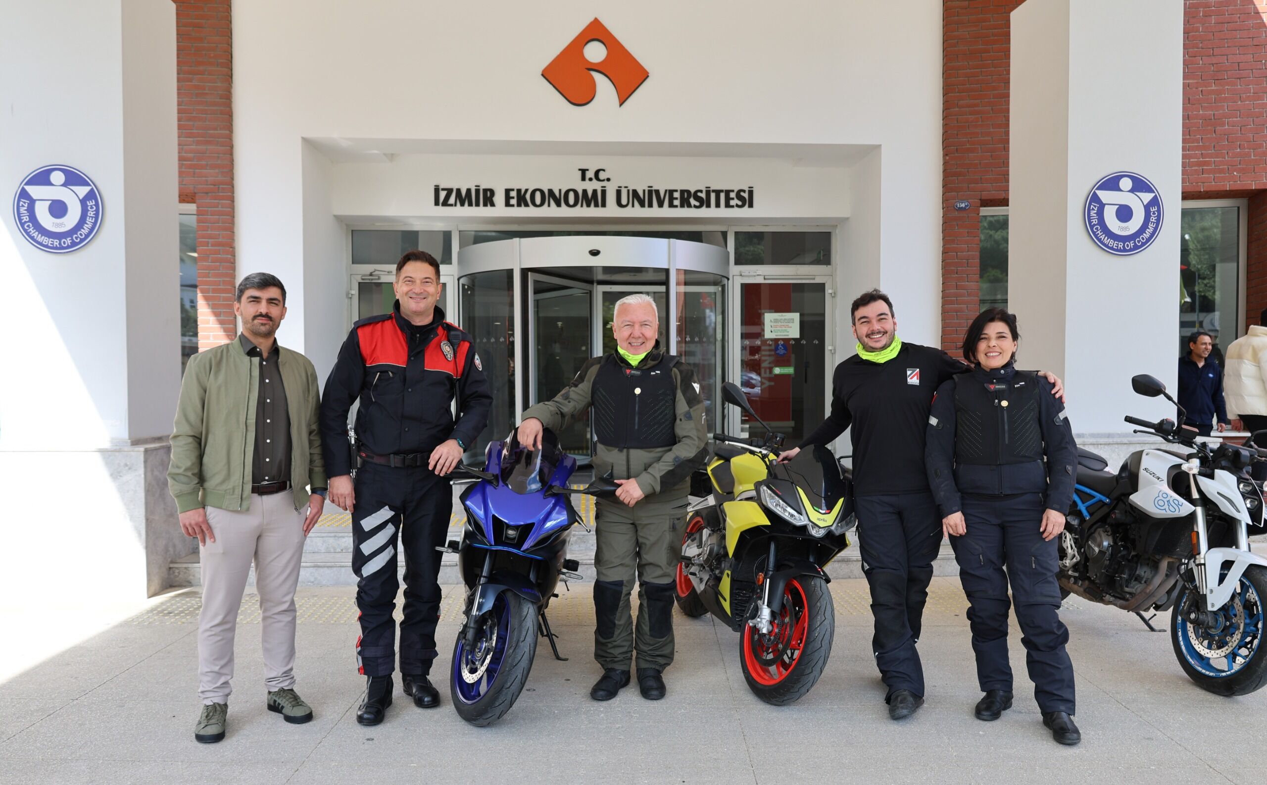 Sol Baştan...m. Kurtuluş Bedi, Sezai Çelikbilek, Zafer Akçay, Utku Akçay Ve Fulya Akçay