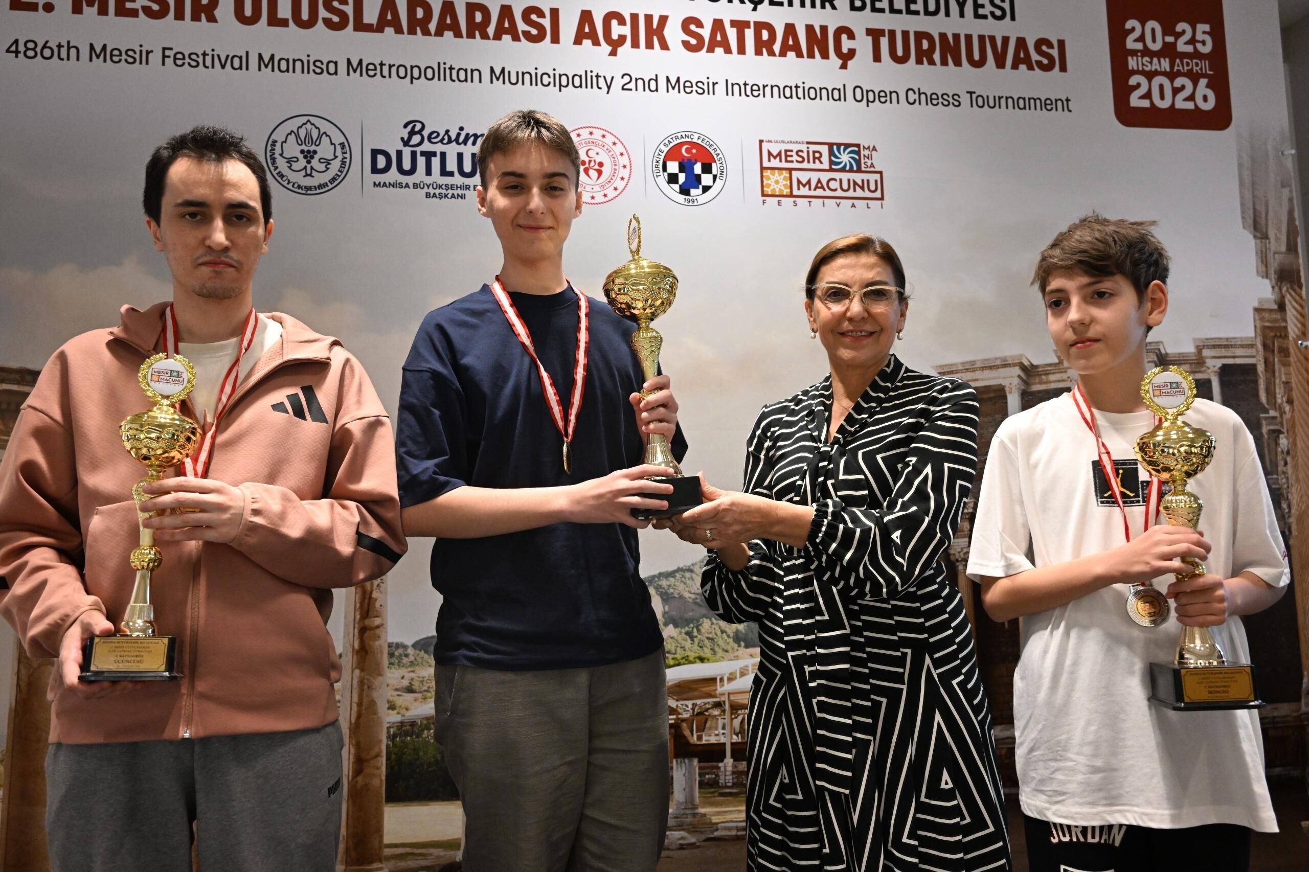 2. Mesir Uluslararası Açık Satranç Turnuvası’nda Ödüller Sahiplerini Buldu (6)
