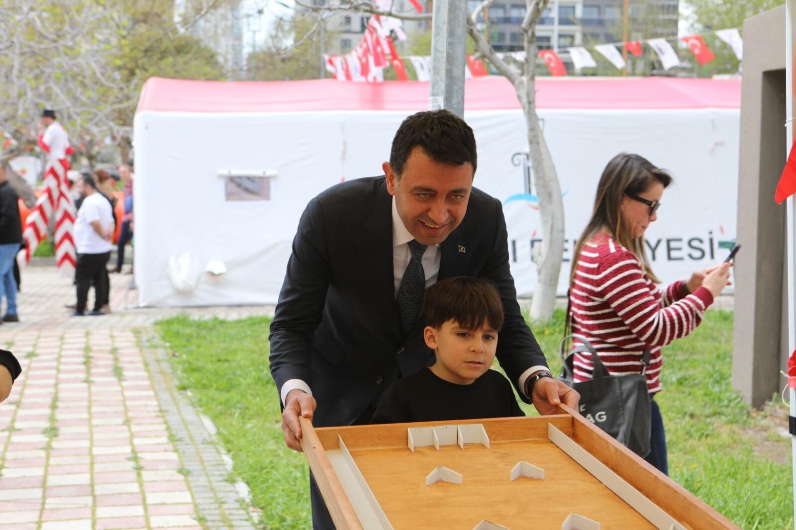 Bayraklı’da Çocuk Kitap Şenliği Yoğun İlgi Gördü (2)