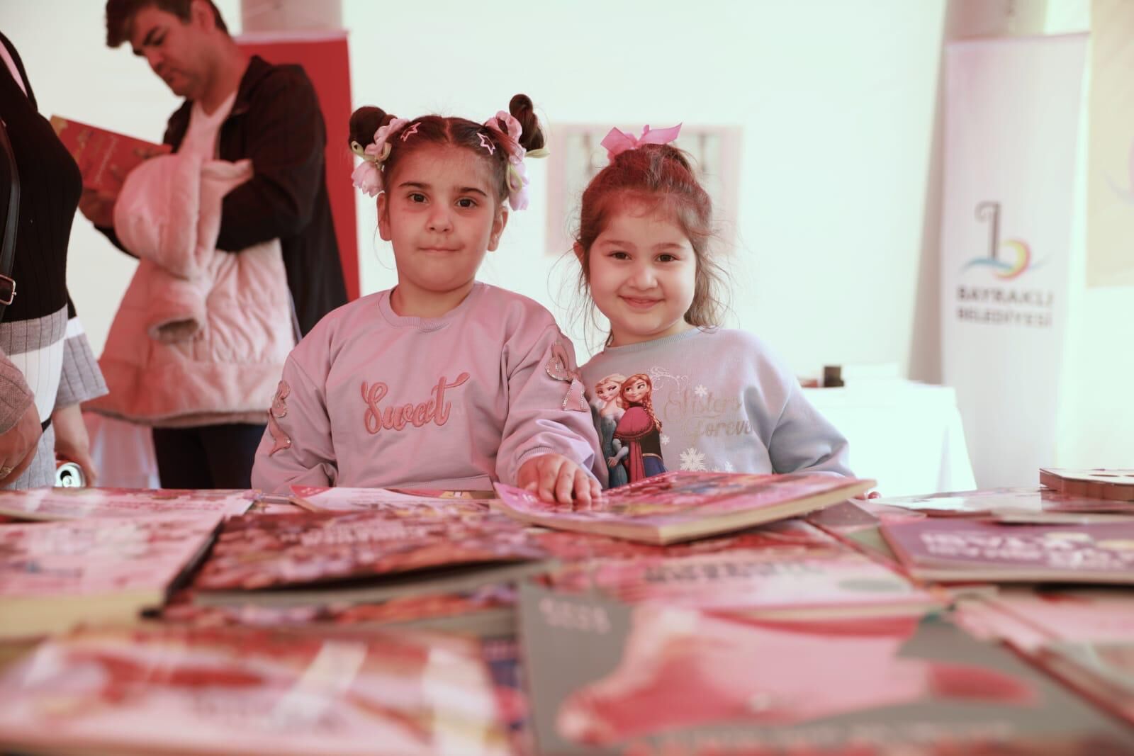 Bayraklı’da Çocuk Kitap Şenliği Yoğun İlgi Gördü (6)