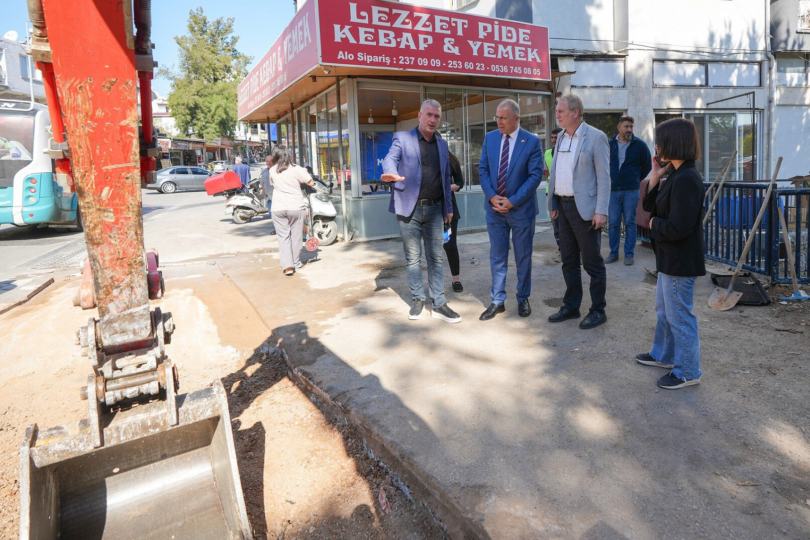 Gaziemir’de 32 Bin 191 Metrekarelik Alandaki Yol Ve Kaldırımlar Yenilendi (4)