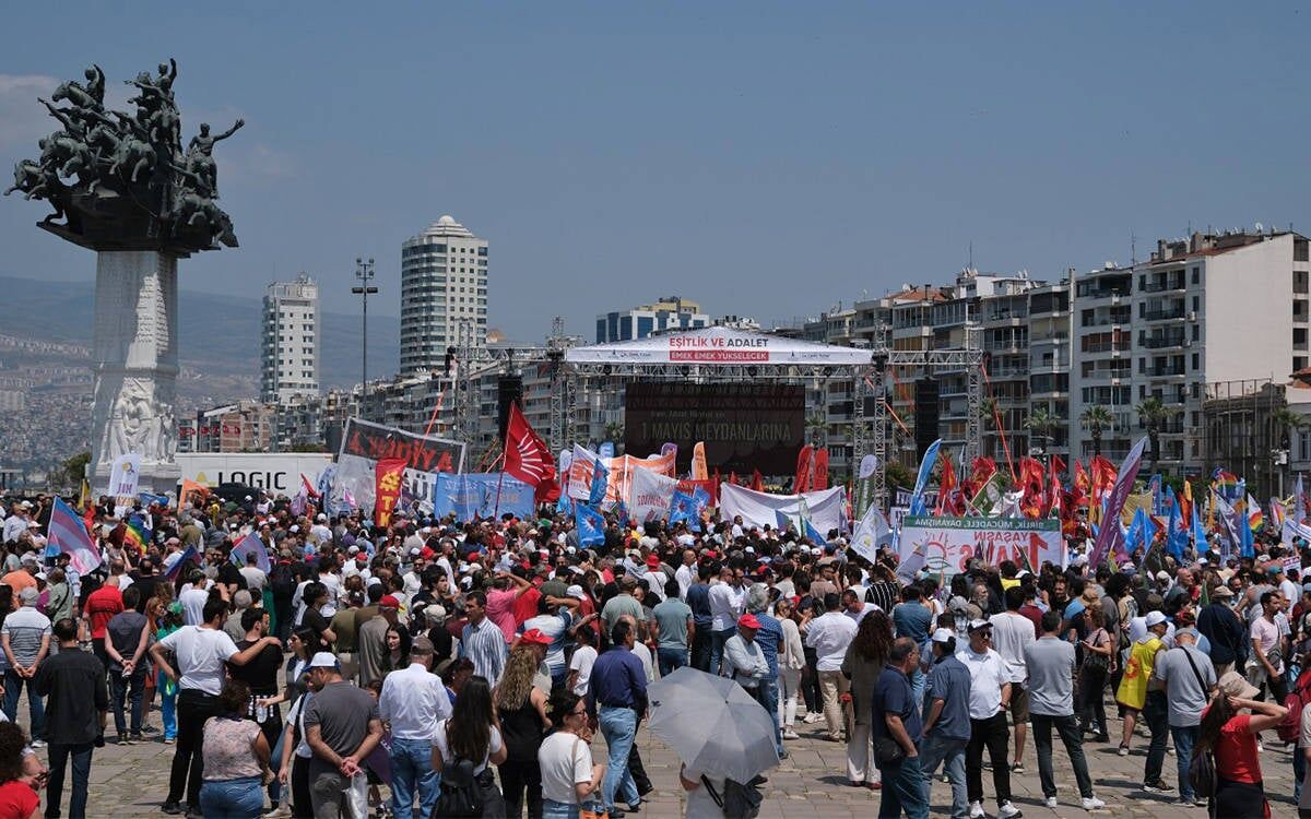 Izmir De Kitlesel 1 Mayis Kutlamasi