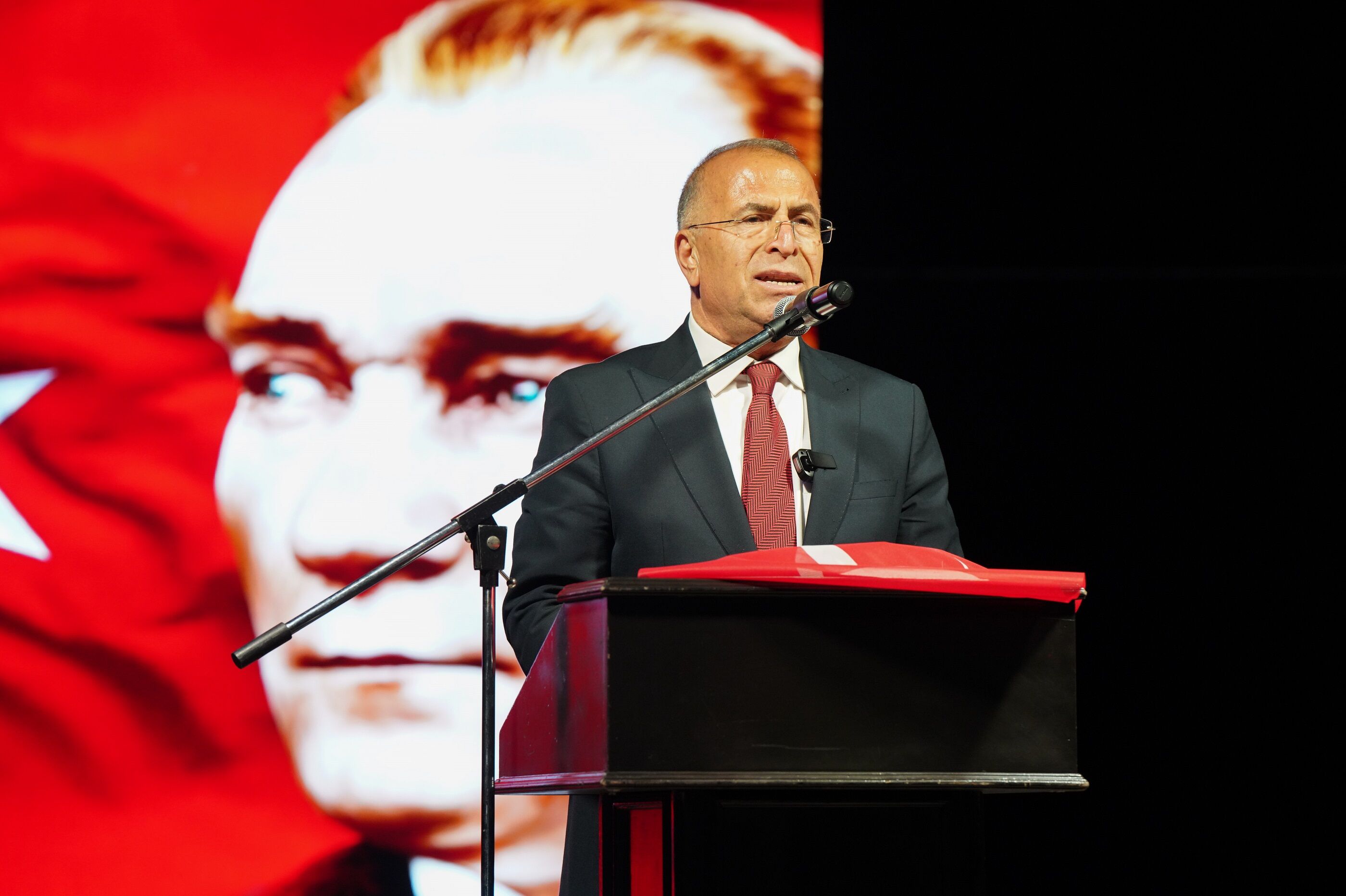 Ünal Işık (1)-1