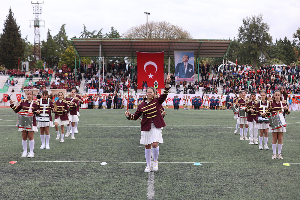 Urla’da 23 Nisan Coşkusu 106. Yıl Gurur Ve Neşeyle Kutlandı (2)
