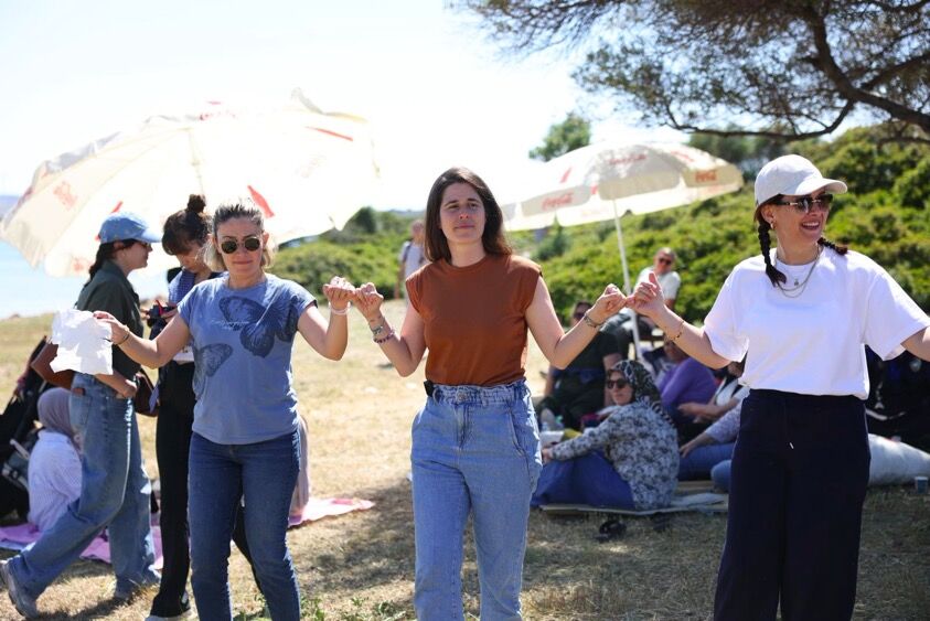 Çeşme’de Unutulan Hıdırellez Geleneği Yassıada’da Yeniden Yaşatıldıphoto 2026 05 06 17 01 24