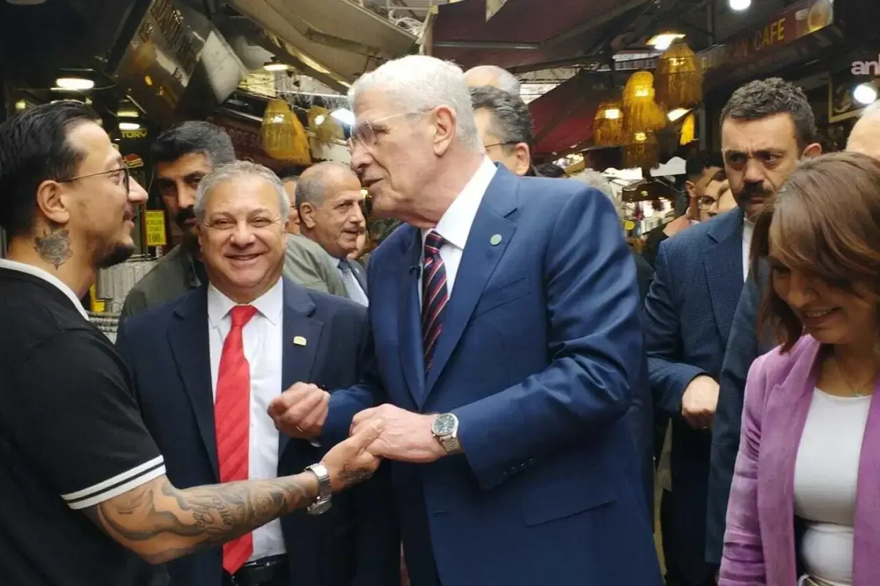 Dervisoglu Kemeralti Carsisi Ndan Seslendi Izmirde 1778970725