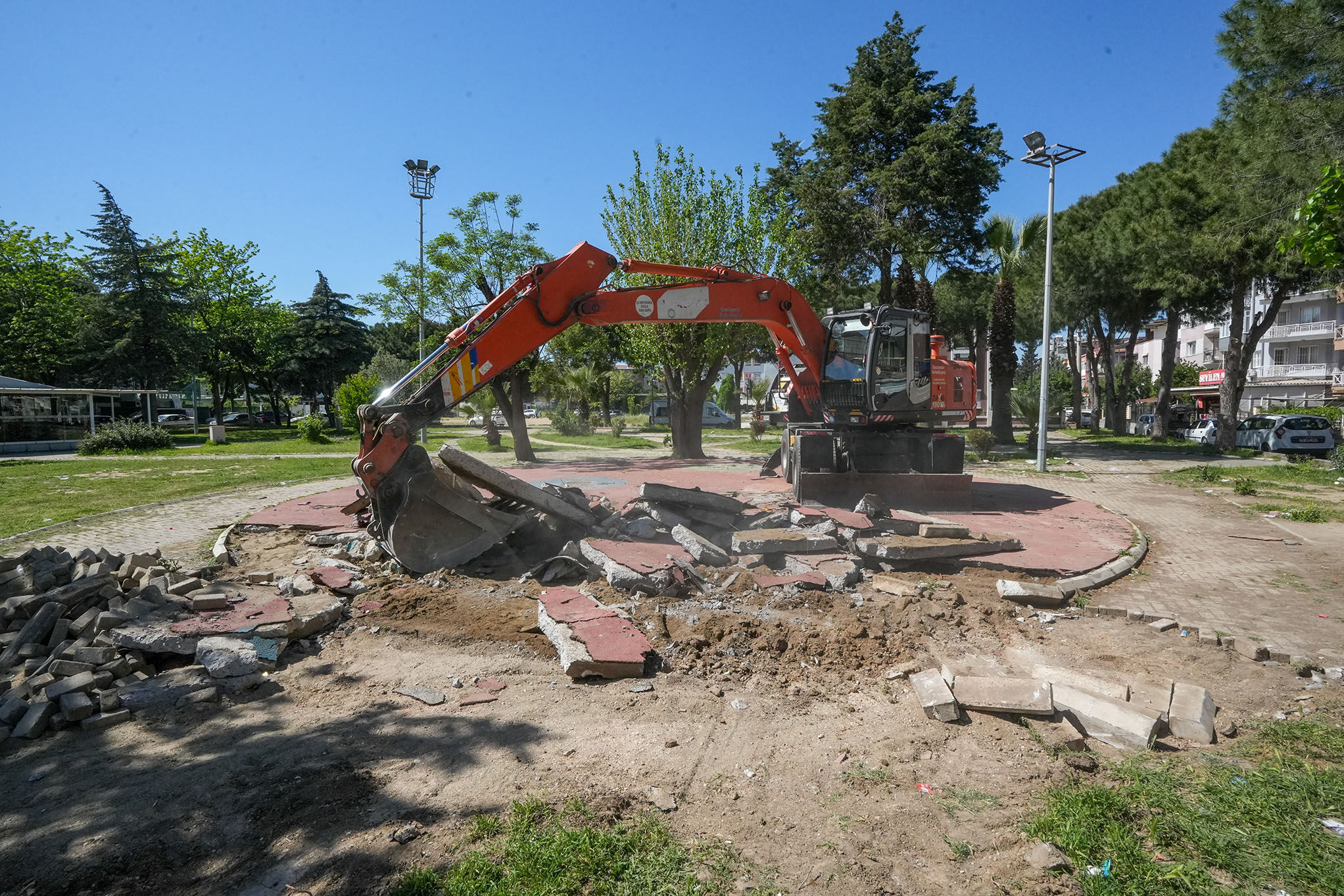Şehit Ferit Yaşarlar Parkı Baştan Sona Yenileniyor (3)