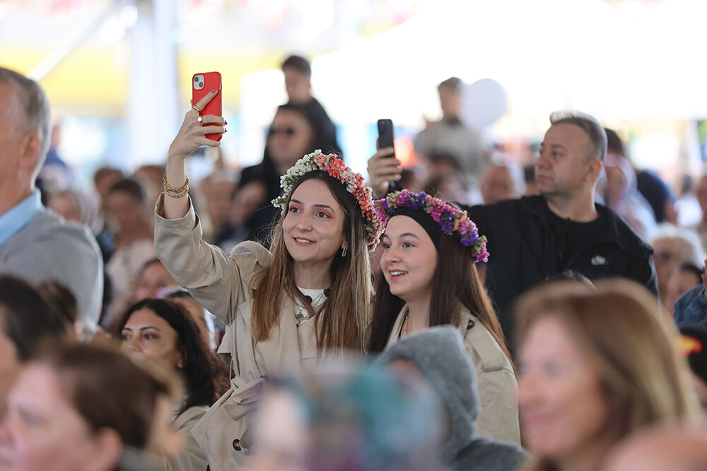 Urla Enginar Festivali Coşkuyla Başladı Sokaklar Şölene Döndü (10)
