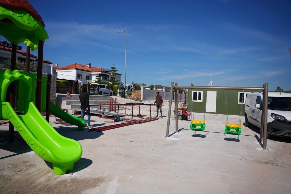 Çeşme Belediyesinden Park Ve Spor Alanlarında Kapsamlı Yenileme Photo 2026 06 16 17 14 47
