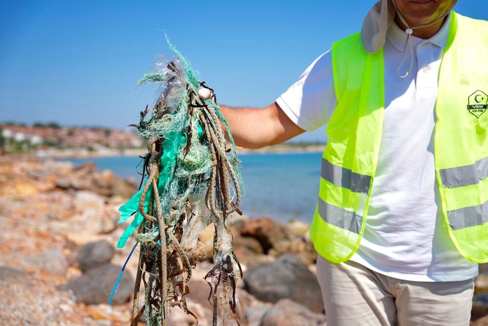 Çeşme’de Aynı Gün Iki Ayrı Noktada Çevre Seferberliğiphoto 2026 06 07 11 58 51