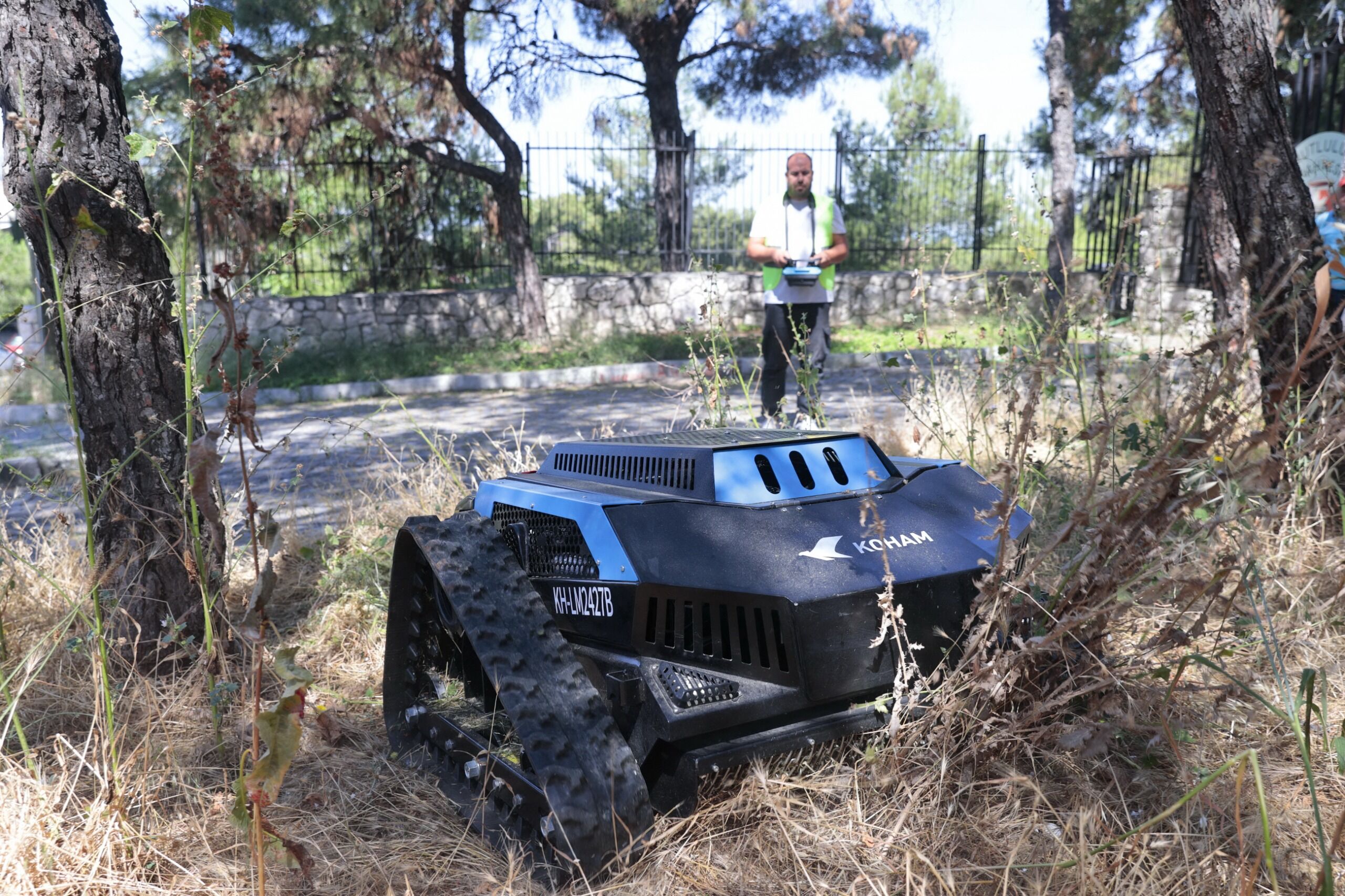 Konak’tan Teknolojik Adım Ot Biçme Robotu Sahada (4)