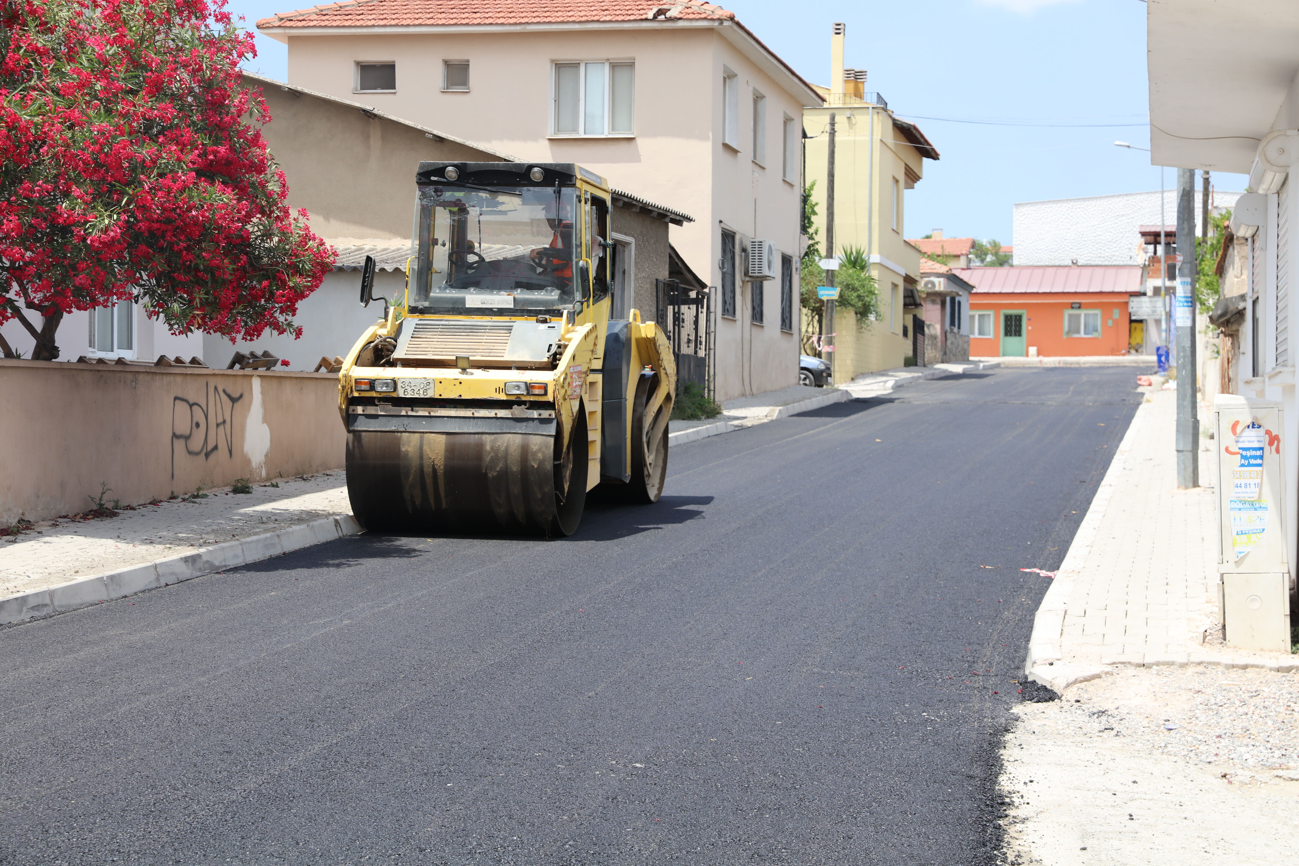 Urla’da Asfalt Seferberli̇ği̇ Altyapi Büyük Ölçüde Tamamlandi, Yollar Yeni̇leni̇yor (1)-1