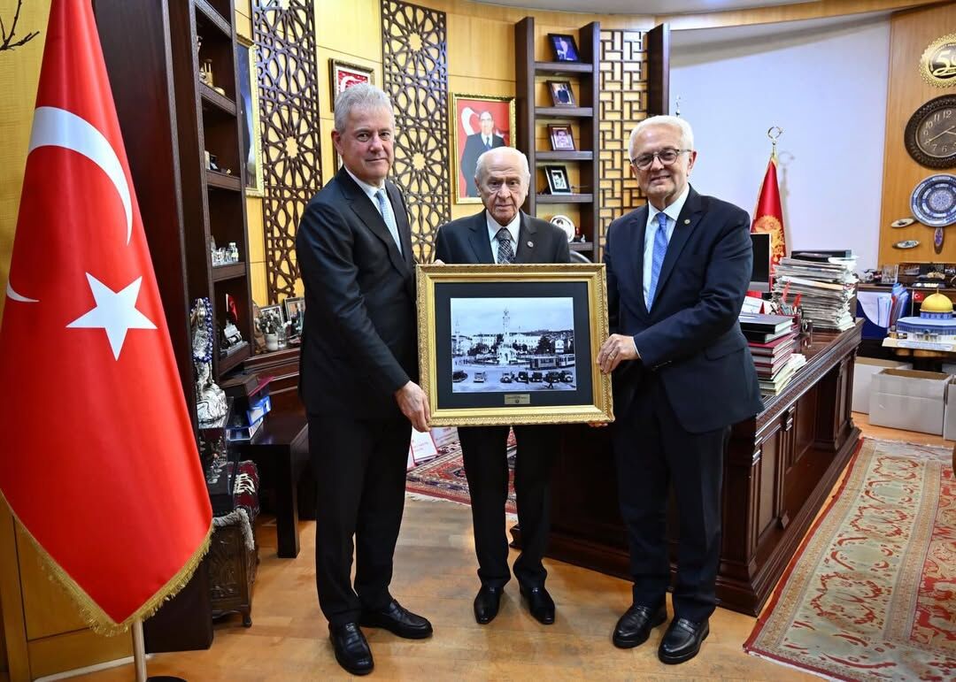 Yönetim Kurulu Başkanımız Mahmut Özgener Ve Meclis Başkanımız Selami Özpoyraz, Milliyetçi Hareke (2)