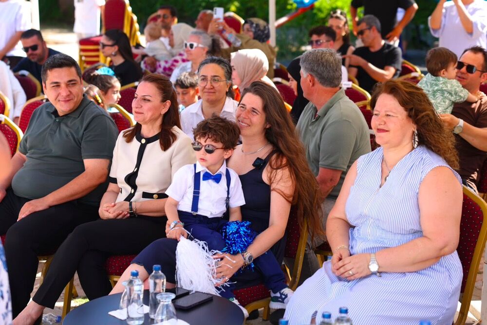 Yuvamız Çeşme’de Minikler Sertifikalarını Aldıphoto 2026 06 03 17 32 31