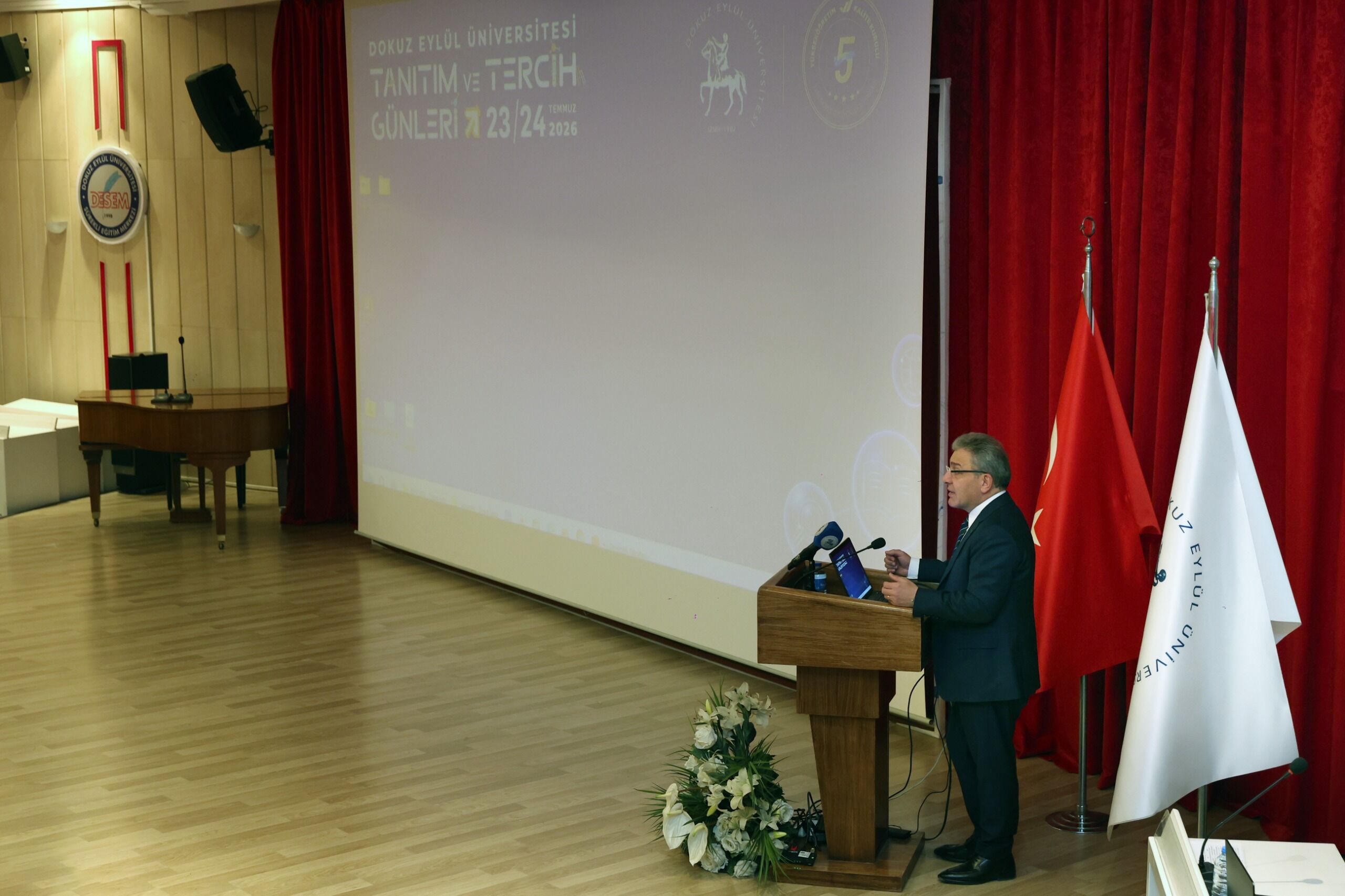 Deü'de Tanitim Ve Terci̇h Günleri̇ Tamamlandi (2)-1