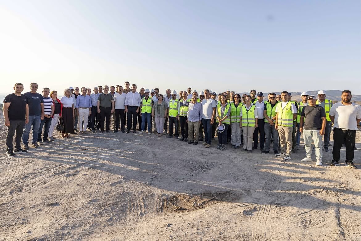 Dikili’nin Altyapısını Dev Bir Yatırımla Baştan Sona Yeniliyoruz.toplam 1 Milyar 500 Milyon Lira