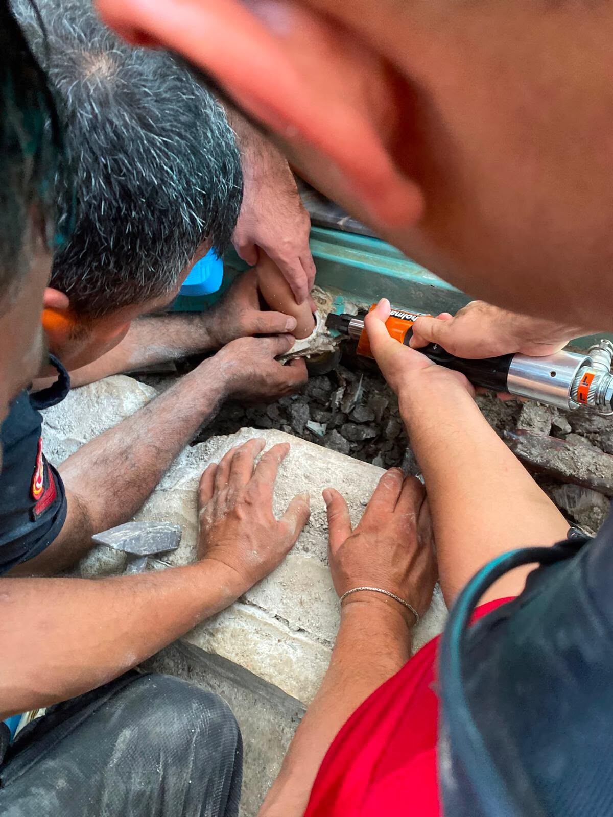 Havuzda Sıkışan 4 Yaşındaki Çocuk Kurtarıldı (4)