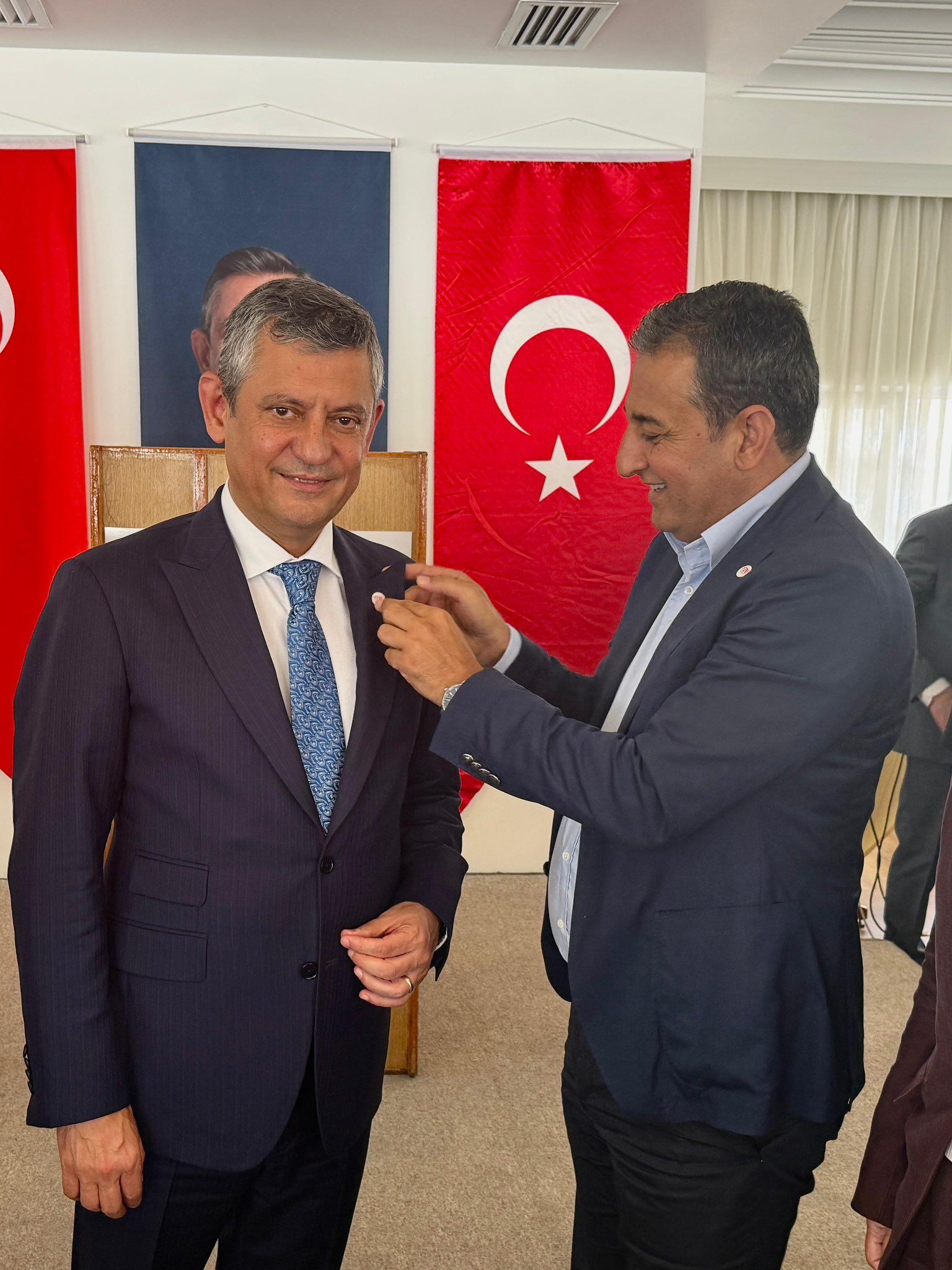 Yeni Parti Özel Rozet